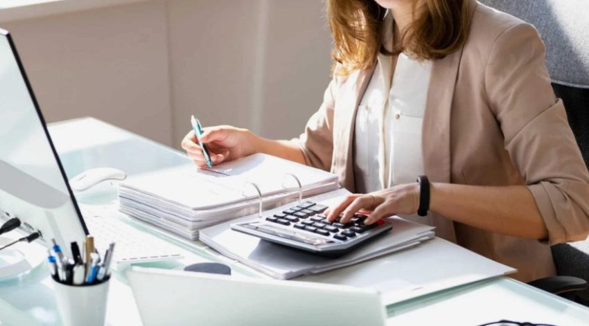 Бухгалтерское сопровождение ИП без сотрудников: когда выгоднее аутсорсинг, а не штатный бухгалтер